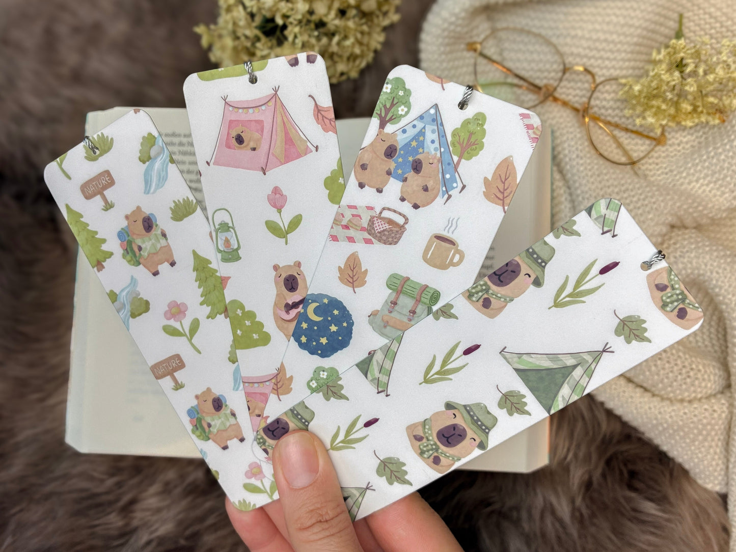 Capybara Lesezeichen Set – 4 Stück mit Quaste